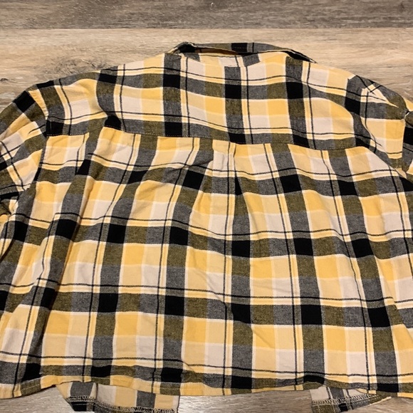Yellow and Black Cropped Plaid Shirt - Picture 7 of 7